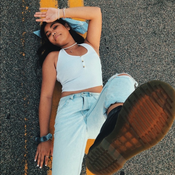 Meet your Posher, Jenn - Picture 1 of 1